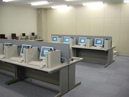 大阪府立大学様 総合科学部言語センター01